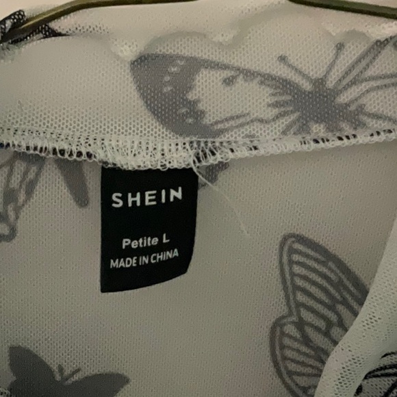 Mesh butterfly top with mock neck - Picture 3 of 3